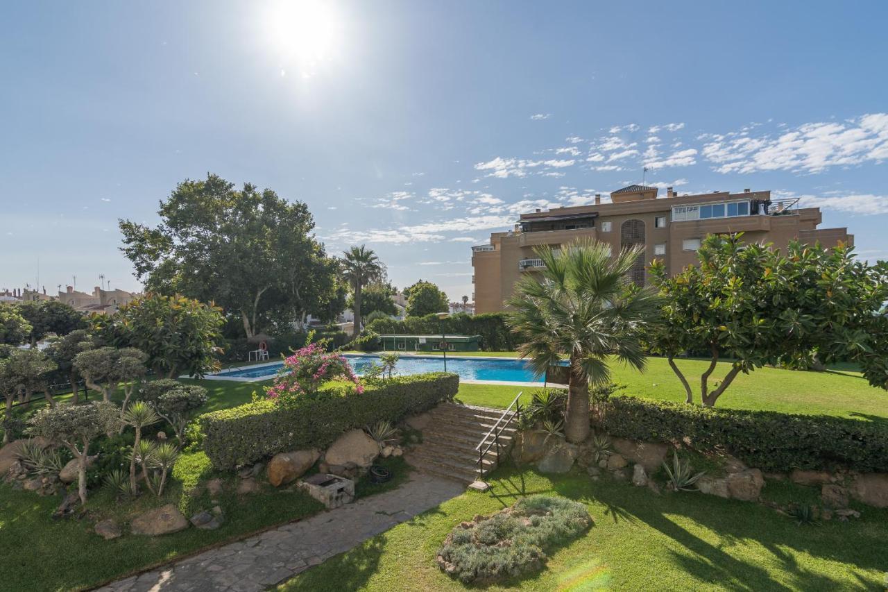Suite Homes Hesperides Garden Beach Малага Екстериор снимка