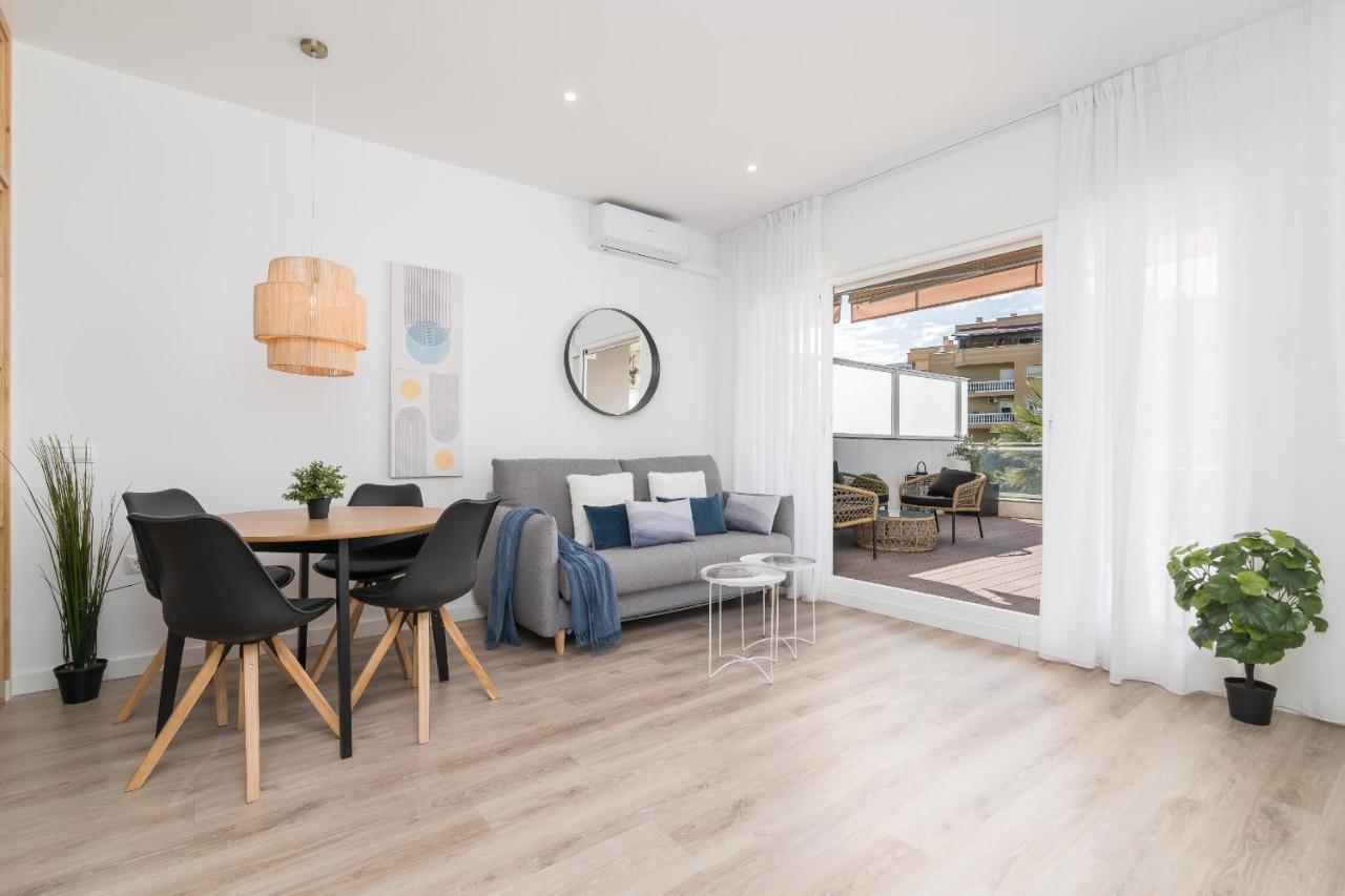 Suite Homes Hesperides Garden Beach Малага Екстериор снимка