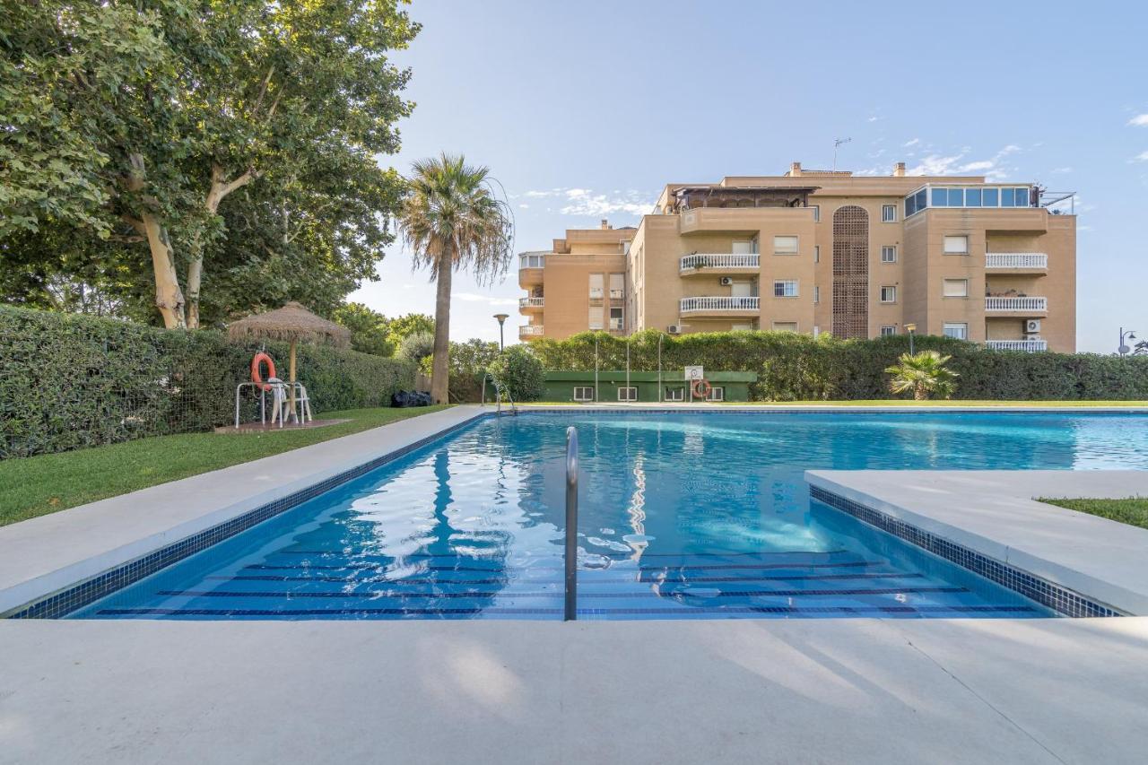 Suite Homes Hesperides Garden Beach Малага Екстериор снимка