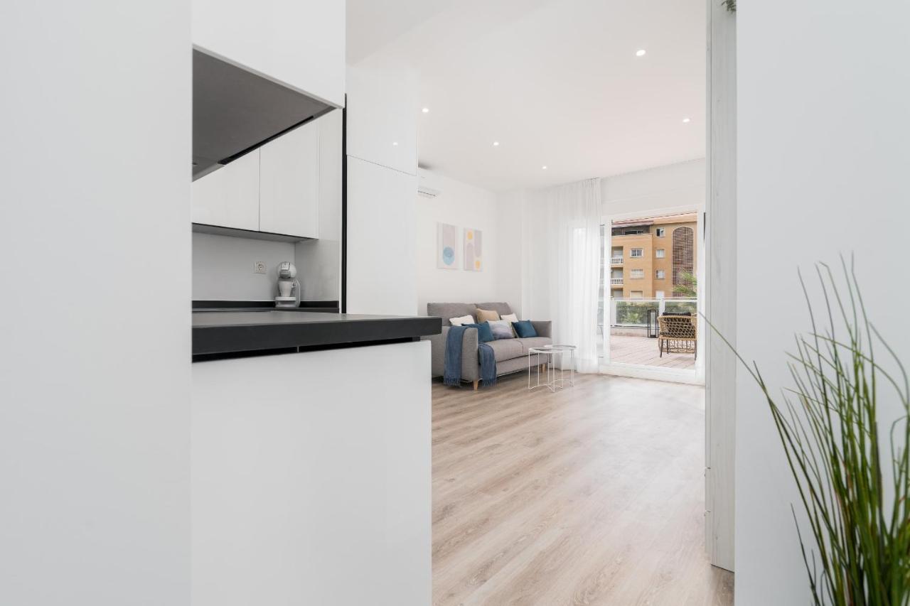 Suite Homes Hesperides Garden Beach Малага Екстериор снимка
